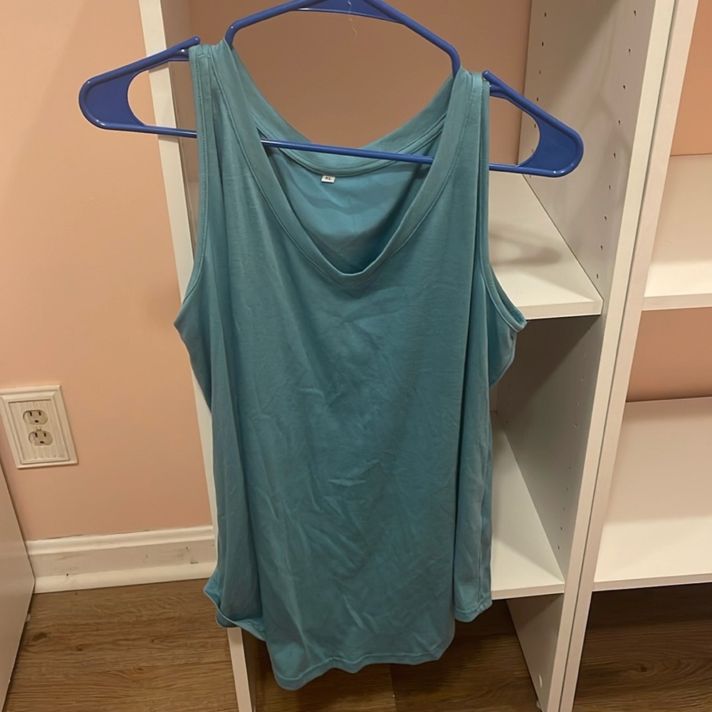 Women’s extra large active tank
